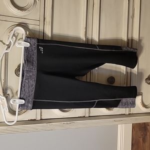 Bcg gray capri leggings